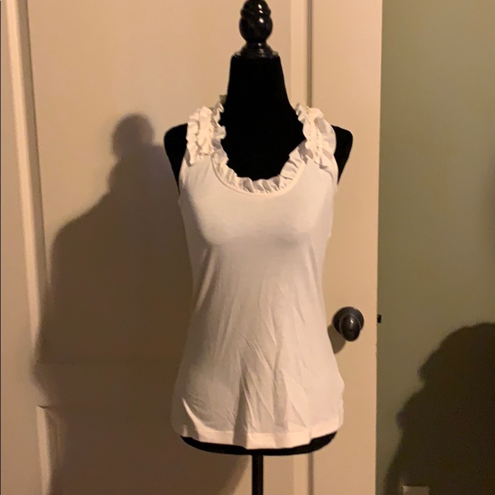 Sleeveless ruffled shirt size M